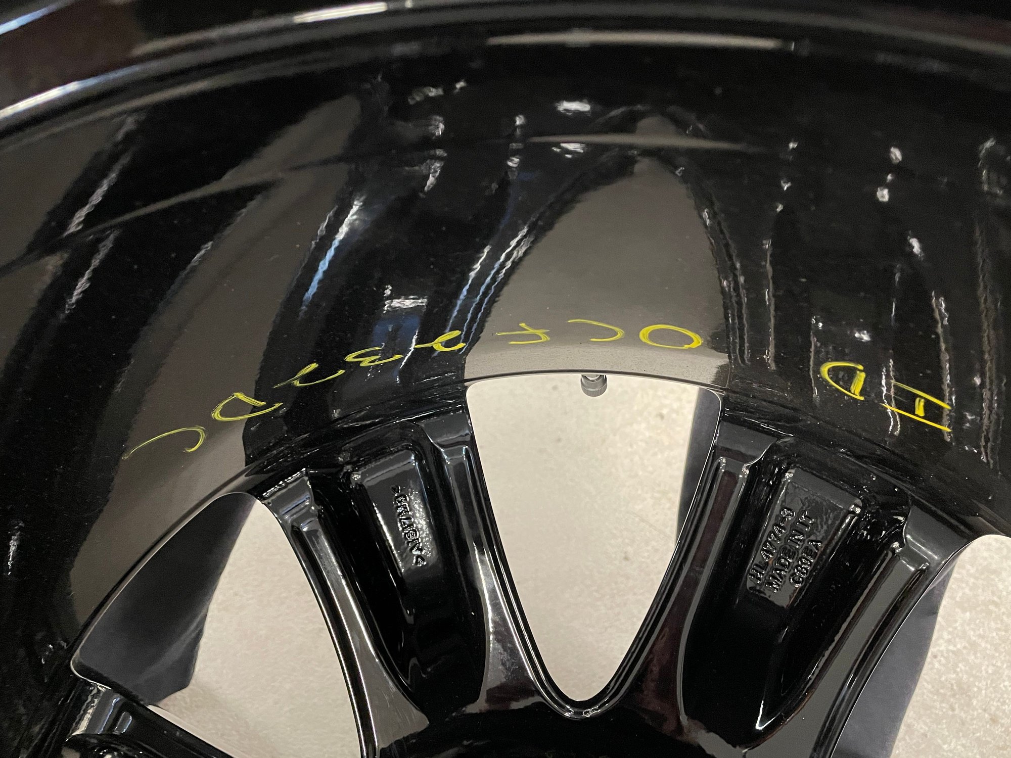 Wheels and Tires/Axles - 22inch autobiography wheels - Used - 2013 to 2016 Land Rover Range Rover - Carlsbad, CA 92008, United States