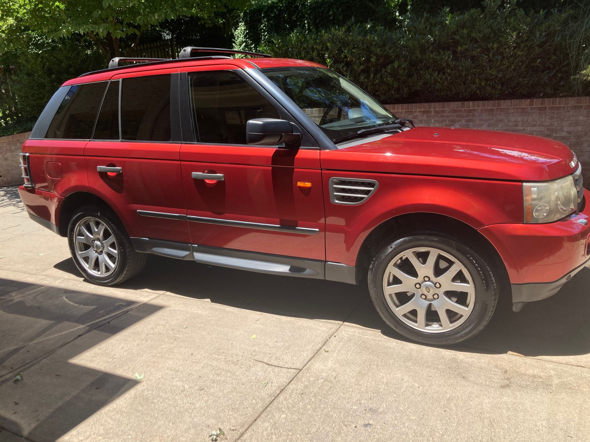 2008 Land Rover Range Rover Sport - 2008 Range Rover Sport HSE - Used - VIN SALSK254X8A126861 - 111,849 Miles - 4 cyl - 4WD - Automatic - SUV - Red - Roanoke, VA 24014, United States