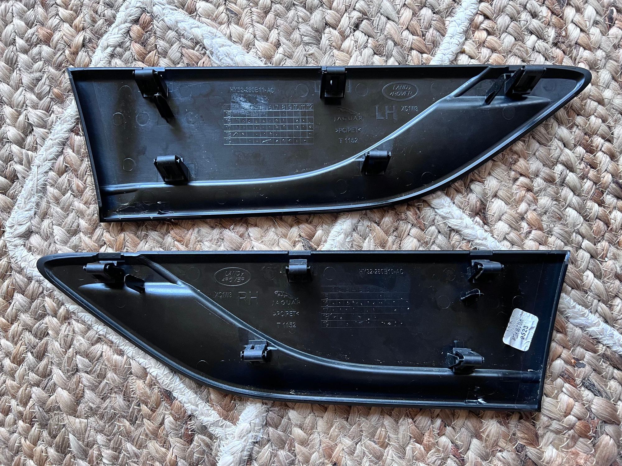 Exterior Body Parts - OEM Gloss Black Side Vents - look new! - Used - 2017 to 2021 Land Rover Discovery - Virginia Beach, VA 23456, United States