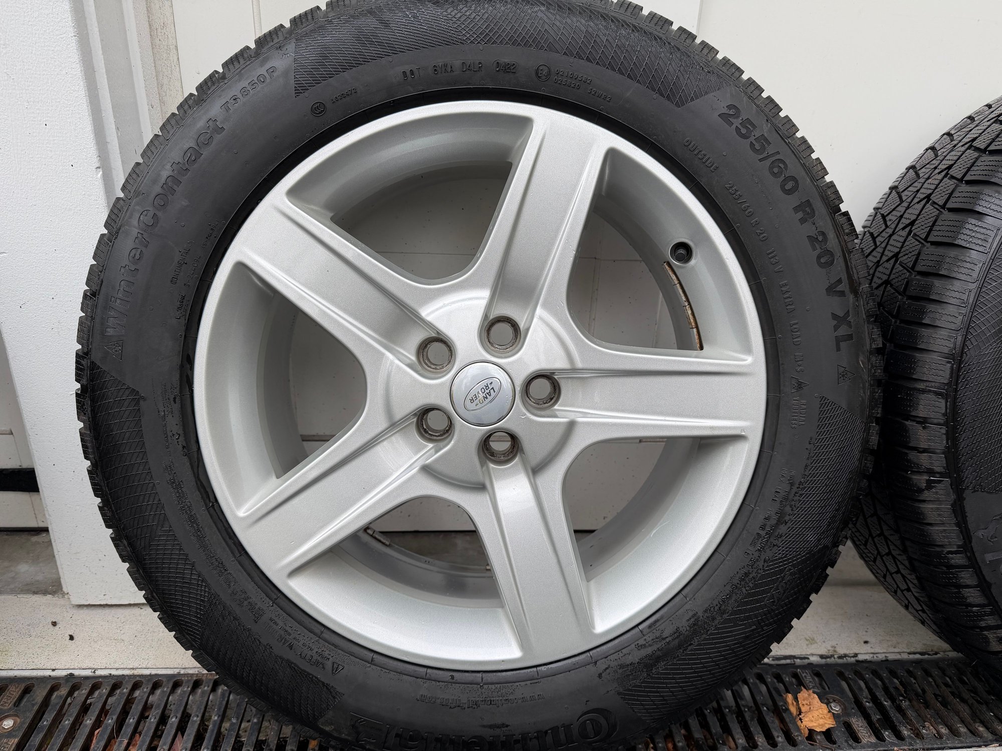 Wheels and Tires/Axles - 20" Wheels with Mounted Snow Tires - Used - 2020 to 2026 Land Rover Defender 110 - Basking Ridge, NJ 07920, United States