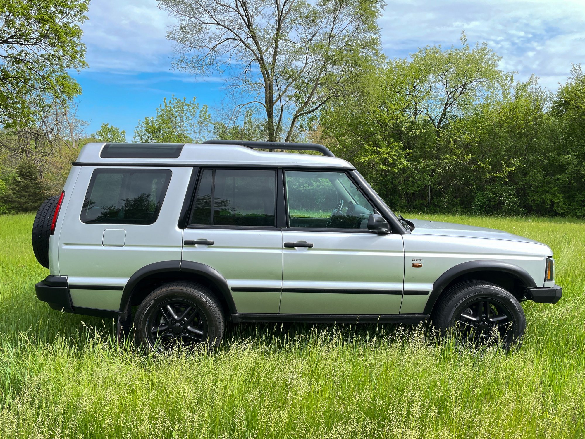 2004 Land Rover Discovery - 2004 Discovery 2 SE7 - Used - VIN SALTW194X4A832851 - 127,000 Miles - 8 cyl - 4WD - Automatic - SUV - Silver - Lake Geneva, WI 53147, United States