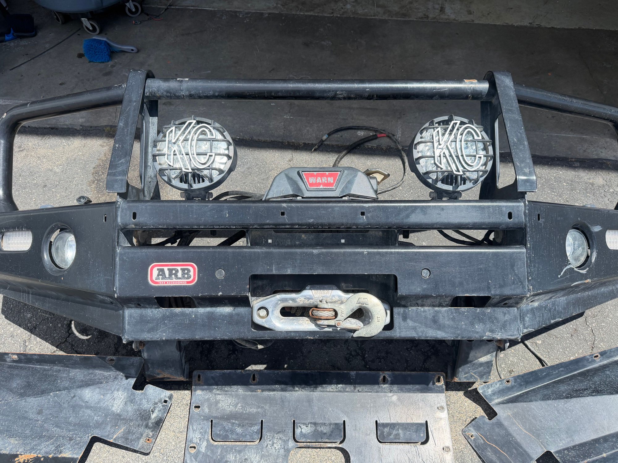 Accessories - ARB Land Rover LR3 LR4 winch bumper with Zeon 12s - Used - -1 to 2027  All Models - Huntington Beach, CA 92649, United States