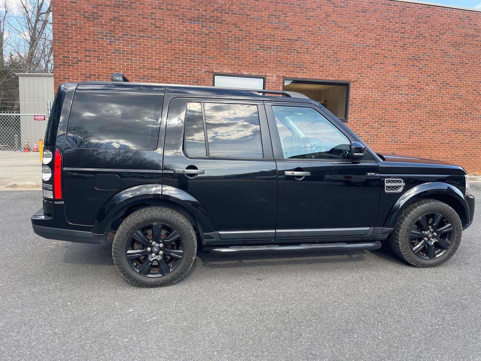 2014 Land Rover LR4 - Well Maintained 2014 LR4 HSE - 92,400 Miles - Used - VIN SALAG2V66EA729087 - 92,400 Miles - Automatic - Black - Charlotte, NC 28208, United States
