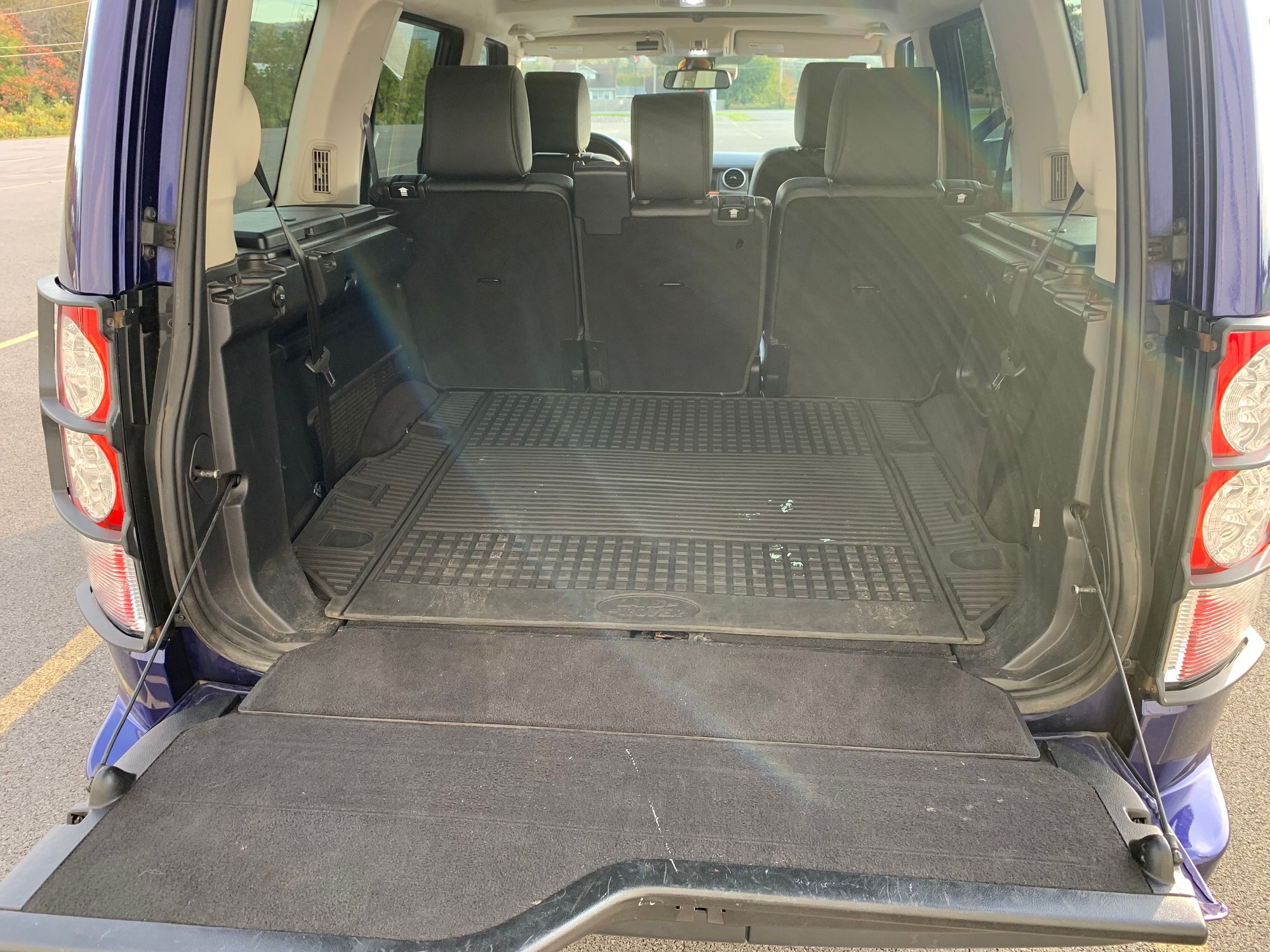 2011 Land Rover LR4 - 2011 LR4 For Sale - Used - VIN SALAG2D47BA560225 - 149,000 Miles - 8 cyl - AWD - Automatic - SUV - Blue - Utica, NY 13501, United States