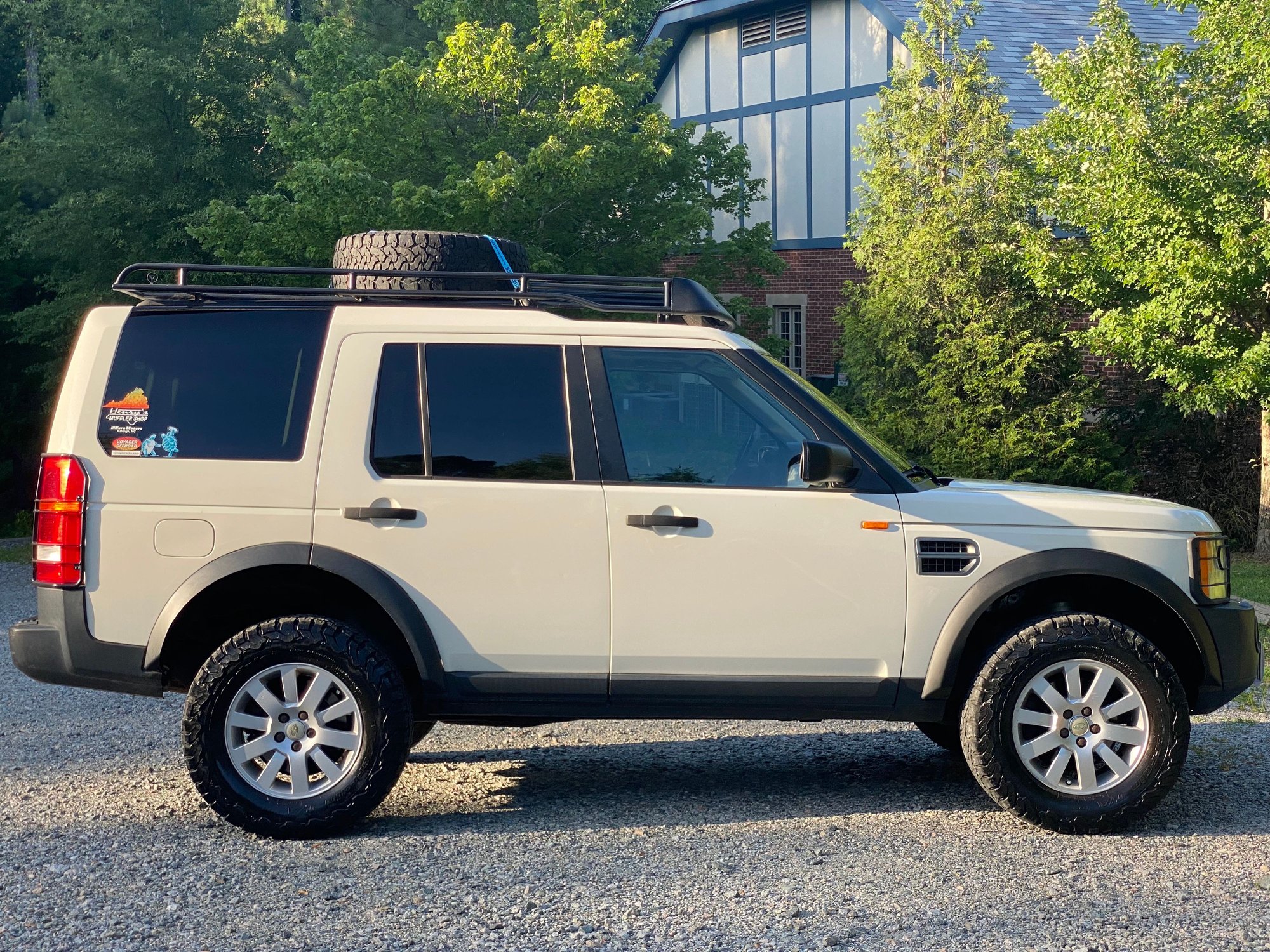 2005 Land Rover LR3 - 2005 lr3 for sale - Used - VIN SALAE24475A340500 - 185,462 Miles - 8 cyl - 4WD - Automatic - SUV - White - Richmond, VA 23229, United States