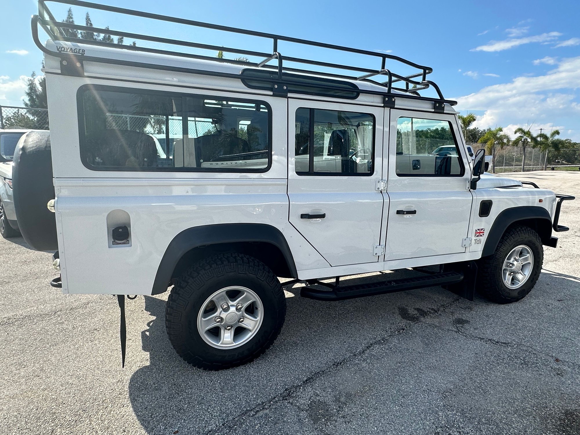 1995 Land Rover Defender 90 - 1995 land rover defender 110 - Used - VIN SALLDHM68MA968960 - 151,788 Miles - 4 cyl - 4WD - Manual - Wagon - White - Delray Beach, FL 33483, United States