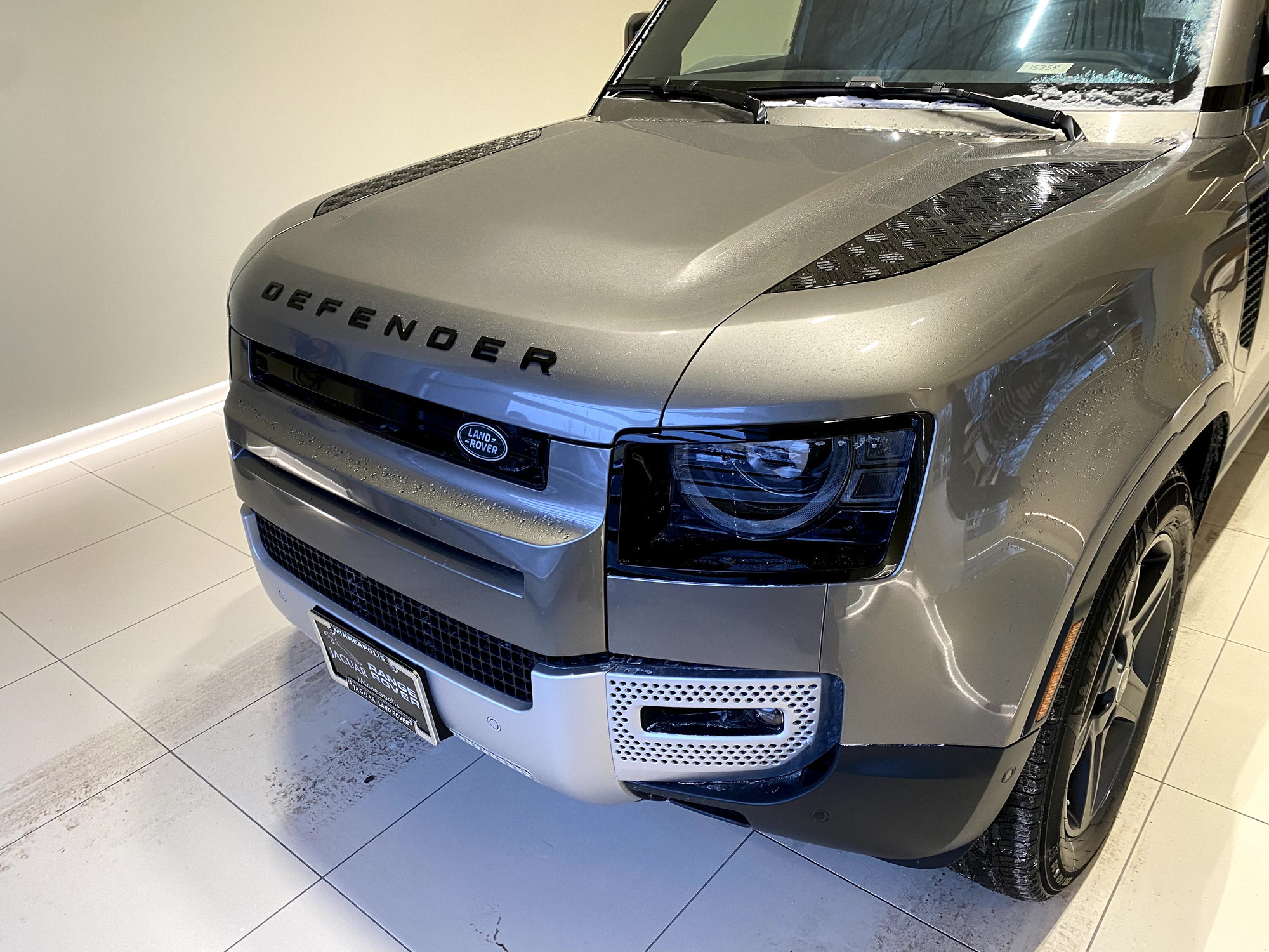 2021 Land Rover Defender - 2021 Defender 110 SE Silicon Silver - Used - VIN SALEP7RU0M2042624 - 5,100 Miles - 6 cyl - 4WD - Automatic - SUV - Silver - Wayzata, MN 55391, United States