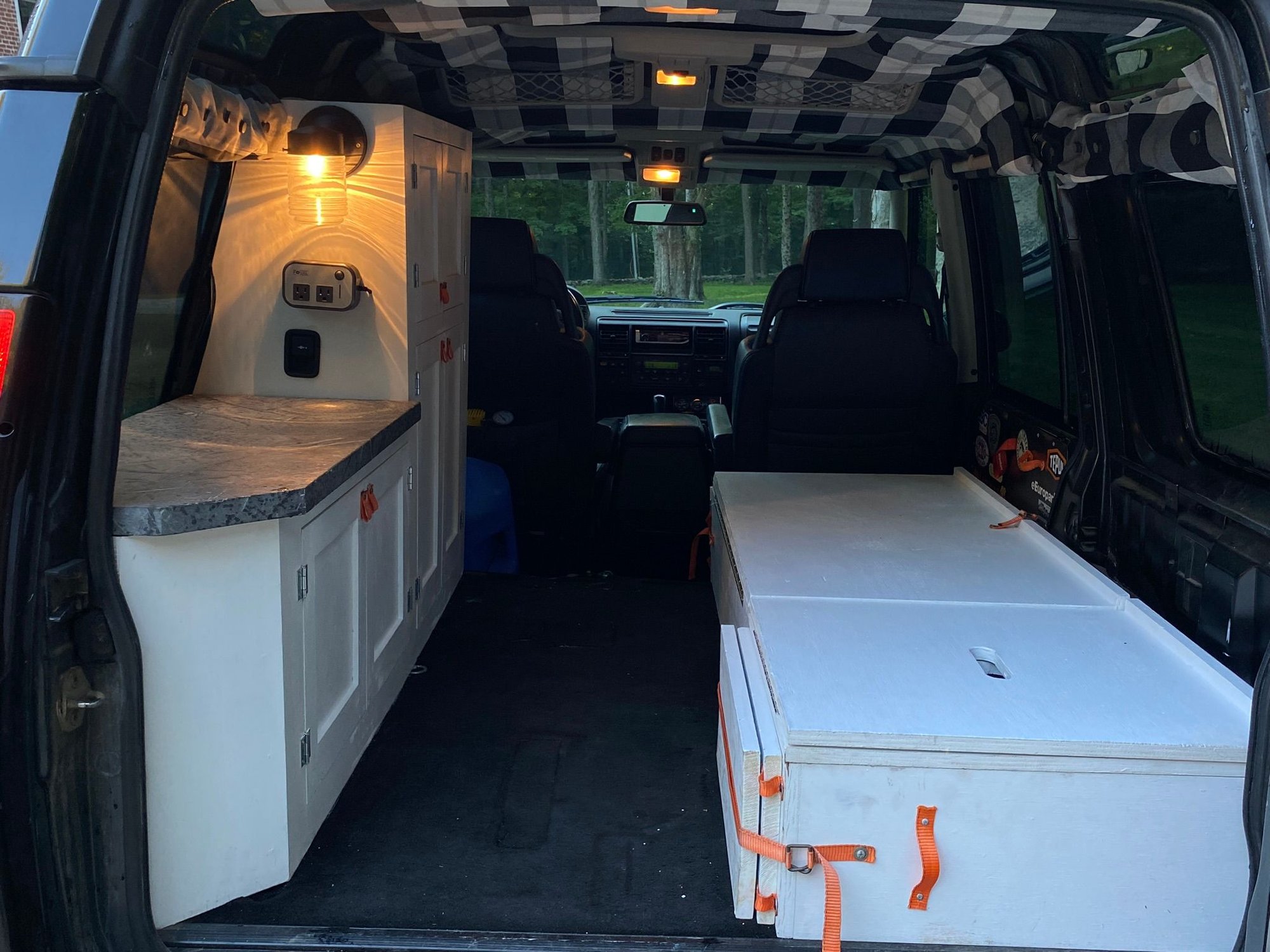 2003 Land Rover Discovery - 2003 LR Discovery 2 SE7 Camper - Used - VIN (will add)....... - 127,600 Miles - 8 cyl - 4WD - Automatic - SUV - Black - New Milford, CT 06776, United States