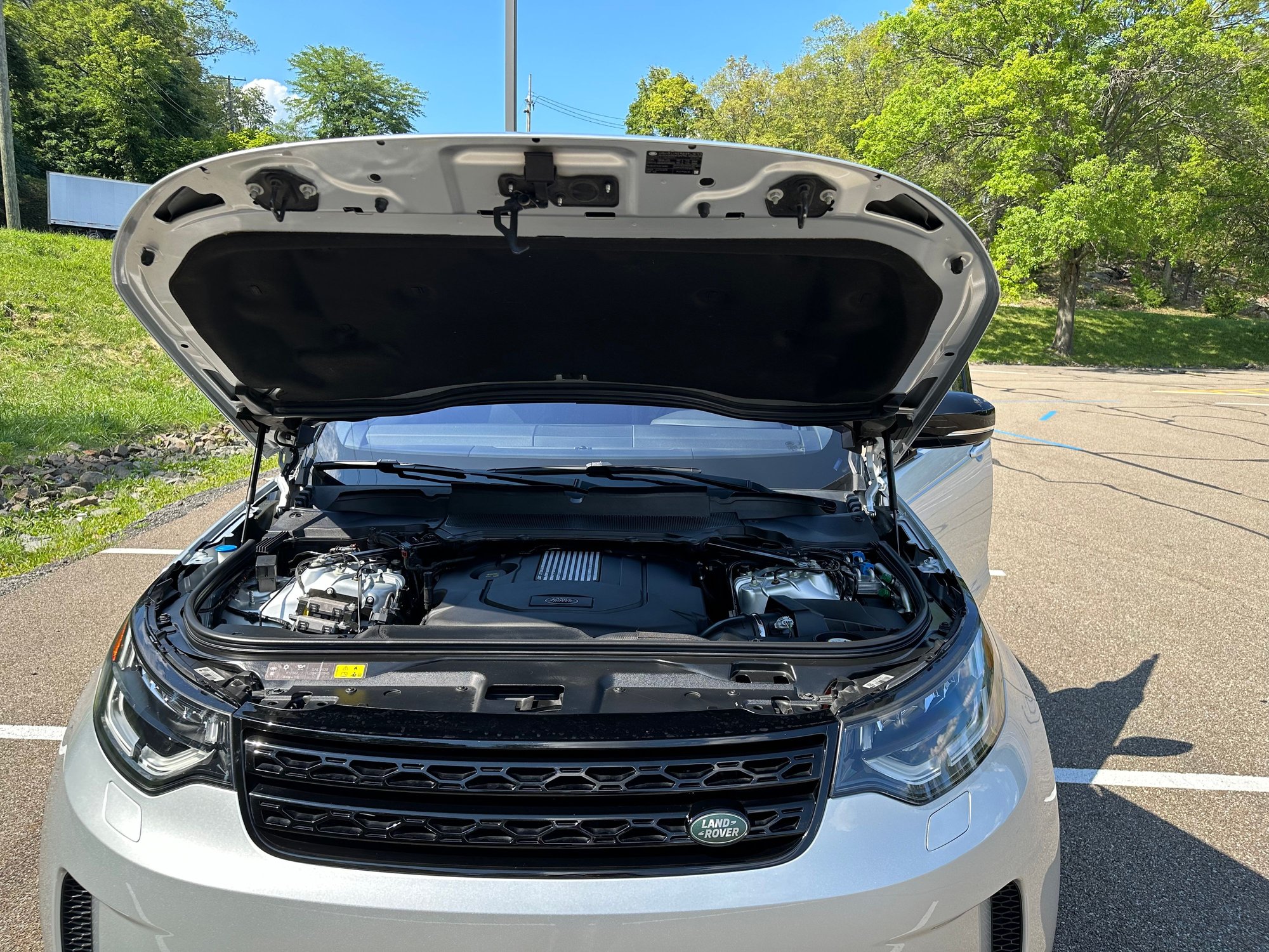 2018 Land Rover Discovery - Immaculate 2018 Discovery 5 HSE TD6! - Used - VIN SALGV2RE6JA514370 - 36,600 Miles - 6 cyl - 4WD - Automatic - SUV - Silver - West Point, NY 10996, United States