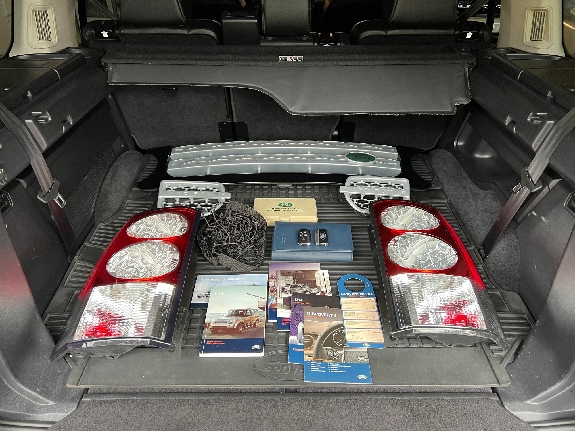 2012 Land Rover LR4 - Clean 2012 LR4 HSE - Used - VIN SALAG2D4XCA622279 - 106,800 Miles - 8 cyl - 4WD - Automatic - SUV - Black - Daytona Beach, FL 32174, United States