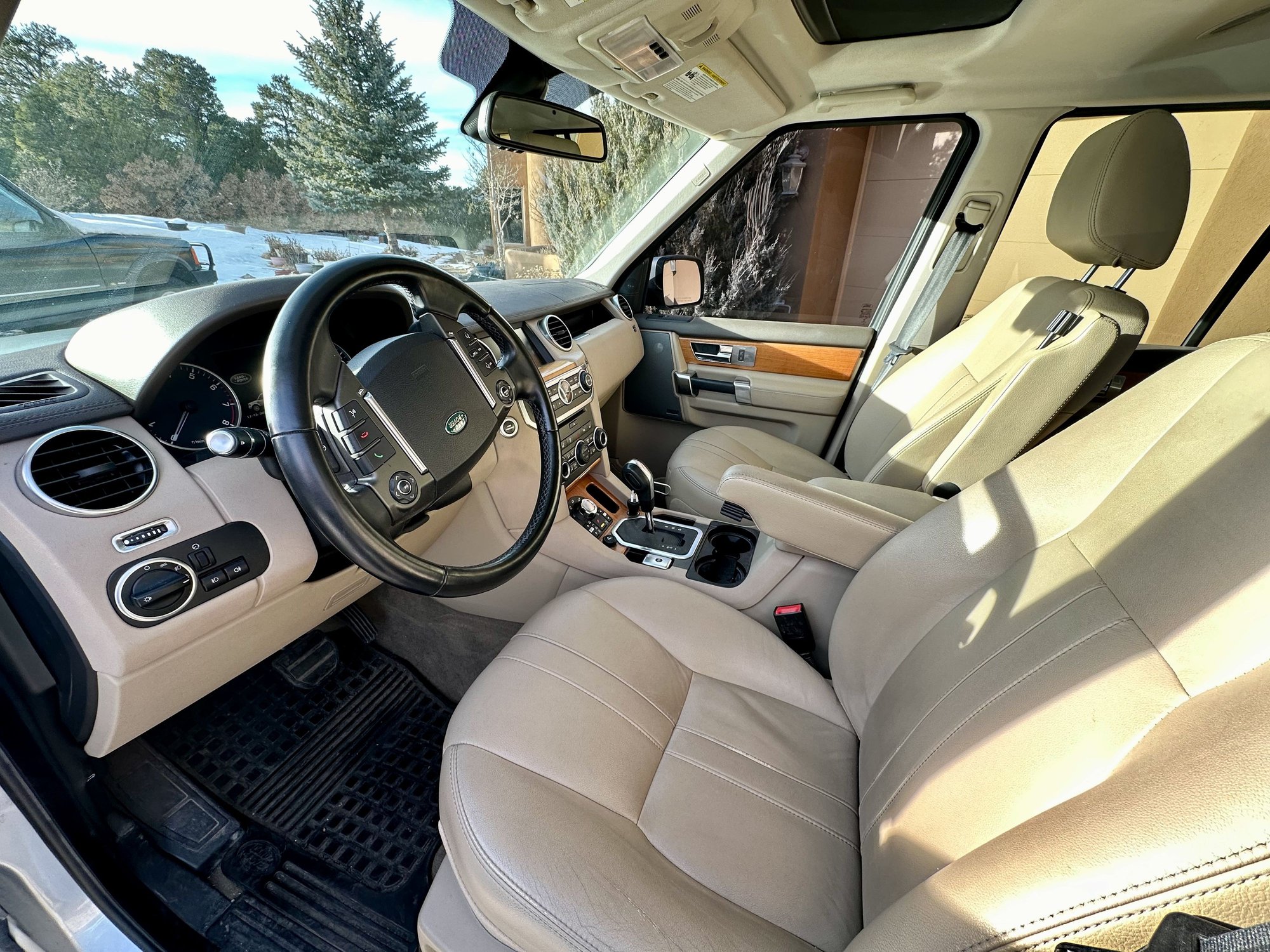 2013 Land Rover LR4 - 2013 Land Rover LR4 HSE HD (1 owner, Expedition Ready) - Used - VIN SALAG2D47DA681663 - 175,804 Miles - 8 cyl - 4WD - Automatic - SUV - Silver - Tijeras, NM 87059, United States