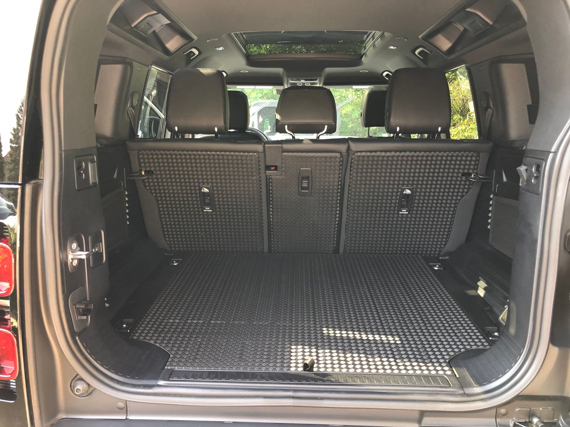 2023 Land Rover Defender - 2023 Land Rover Defender 30th anniversary for sale! - Used - VIN salej7ex3p2113336 - 14,500 Miles - 4 cyl - 4WD - Automatic - SUV - White - Rochester Hills, MI 48309, United States
