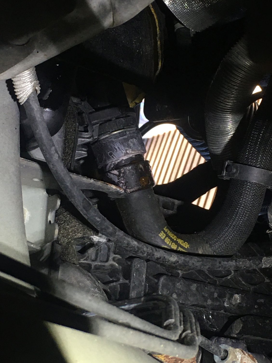 Coolant Leak How to find 2014 LR2 Petrol Heater Inlet and Outlet Hose