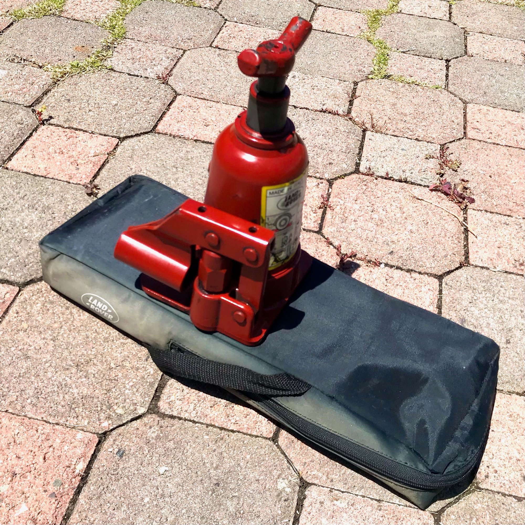 Accessories - Original Bottle Jack & Tire Change Jack Handles, Lug Wrench, & Chock Wedges - Used - 1994 to 2004 Land Rover Discovery - San Diego, CA 92121, United States