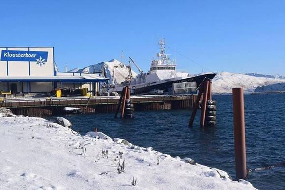 Late November 2015: Final offload finished and one more season for the books. Most of the crew left the island on a charter plane. I stayed behind, signed another contract with ASC to work "Shipyard" with a very small dedicated crew of engineers. Was a pleasure working and learning from them.