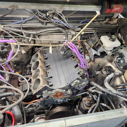 Waiting for head gasket (I damaged a new one so had to wait for replacement)
