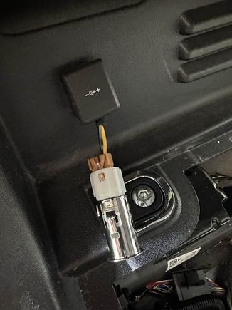 THe outlet pulled out, getting to the backside is unecessarily difficult