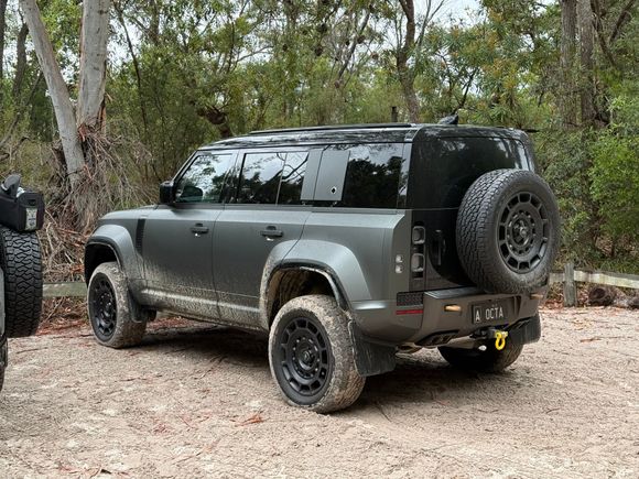 Very embarrassed he used the tow bar Shackel. So dangerous!