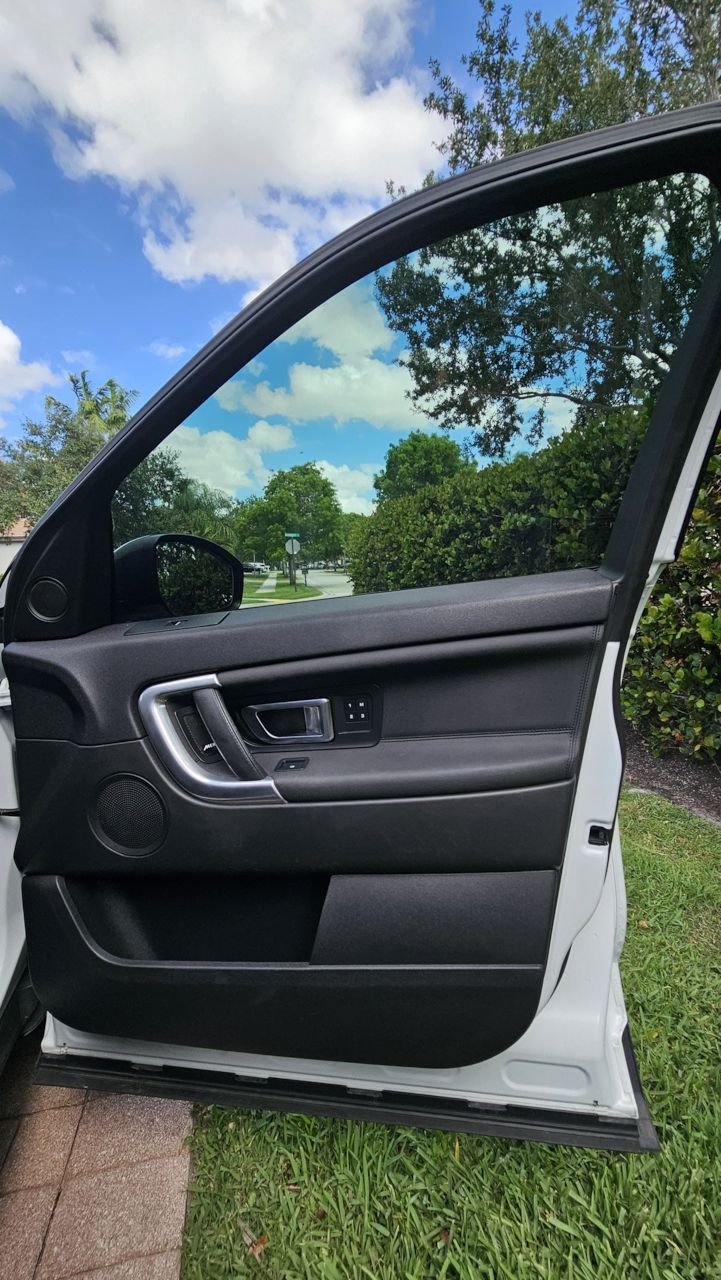 2019 Land Rover Discovery Sport - Land Rover Discovery Sport HSE 49000 miles - Used - VIN SALCR2FX9KH807004 - 49,100 Miles - 2 cyl - 4WD - Automatic - SUV - White - Royal Palm Beach, FL 33411, United States