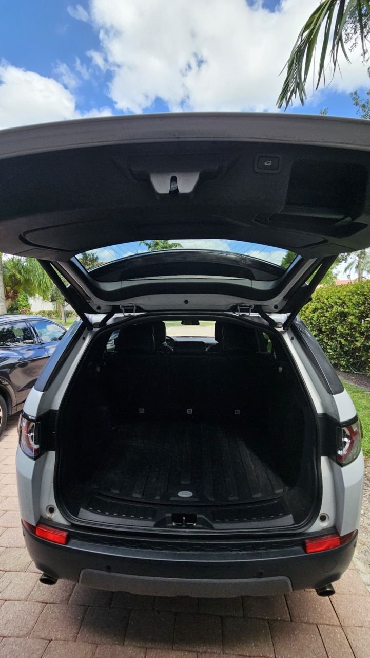 2019 Land Rover Discovery Sport - Land Rover Discovery Sport HSE 49000 miles - Used - VIN SALCR2FX9KH807004 - 49,100 Miles - 2 cyl - 4WD - Automatic - SUV - White - Royal Palm Beach, FL 33411, United States