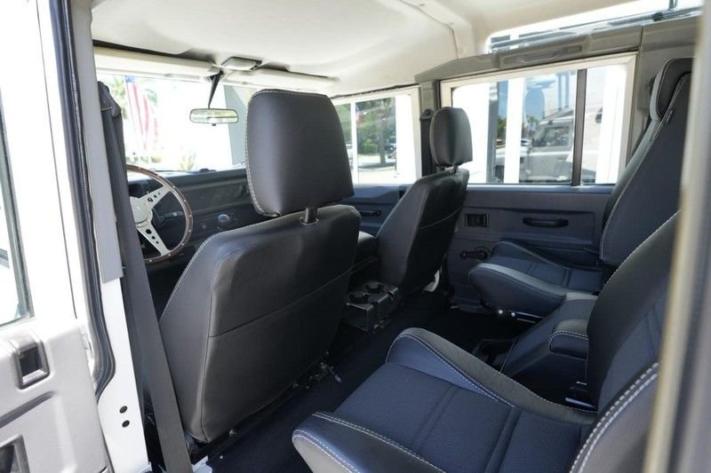 1995 Land Rover Defender 90 - 1995 land rover defender 110 - Used - VIN SALLDHM68MA968960 - 151,788 Miles - 4 cyl - 4WD - Manual - Wagon - White - Delray Beach, FL 33483, United States