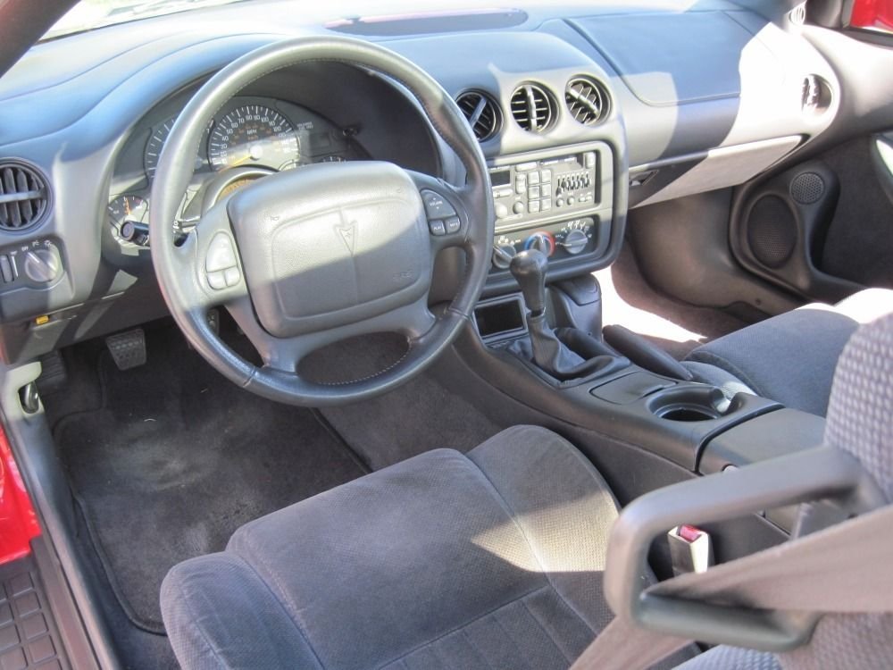 1997 Pontiac Firebird - 1997 Pontiac Firebird Formula - Used - VIN 2G2FV22P9V2212584 - 194,000 Miles - 8 cyl - 2WD - Manual - Coupe - Red - Canandaigua, NY 14424, United States