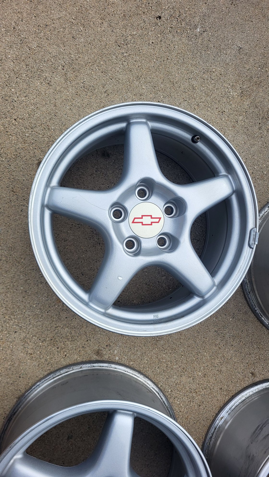 Wheels and Tires/Axles - Zr1/SS 17" wheels OEM not reproduction - Used - Ypsilanti, MI 48197, United States