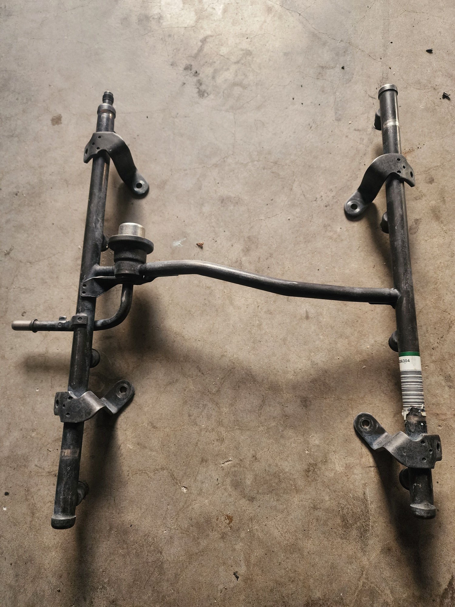 Drivetrain - C5z ls6 fuel rail - Used - 0  All Models - Mesa, AZ 85208, United States