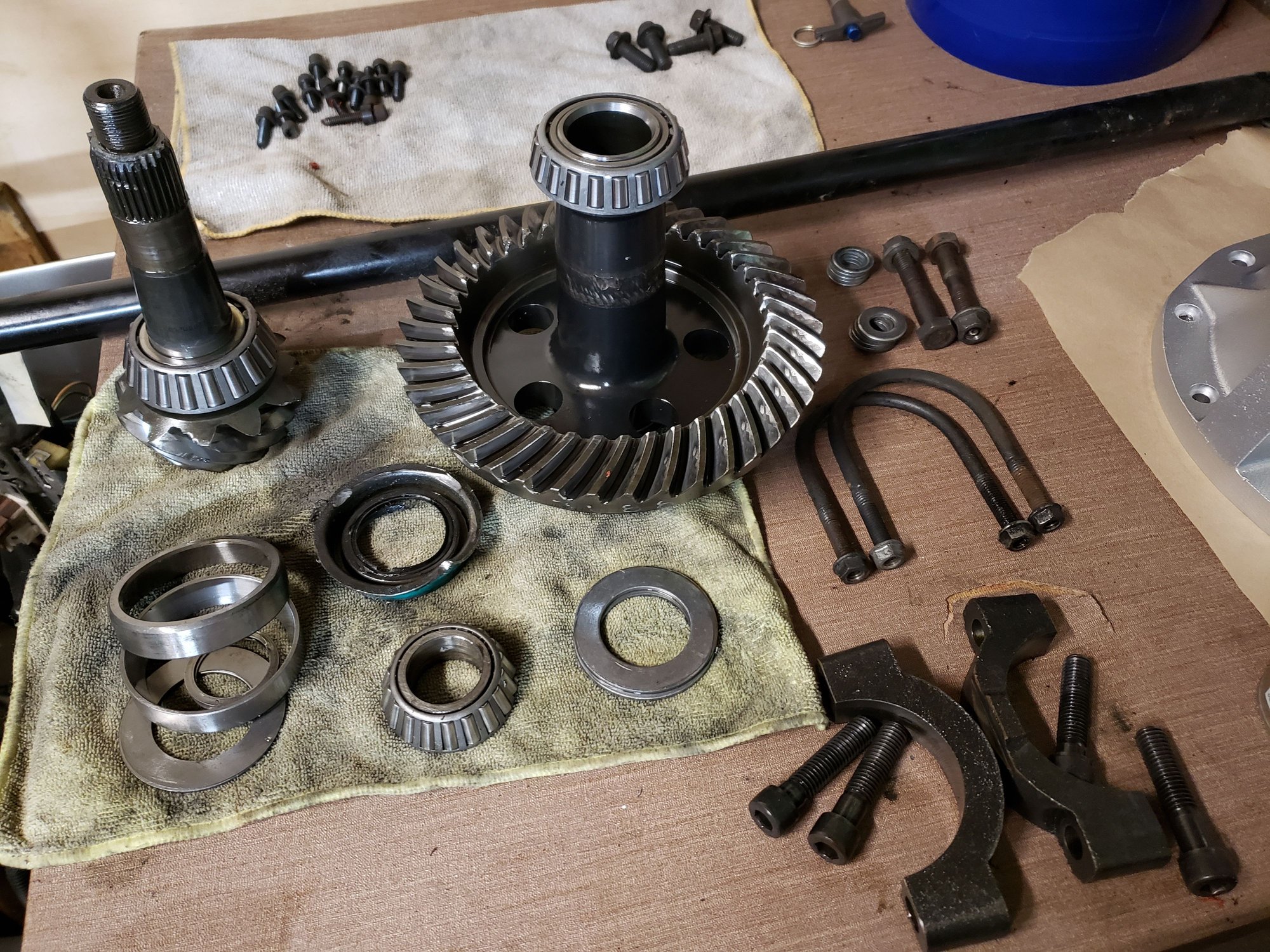 9302 f body moser 12 bolt rear end needs ring and pinion repair