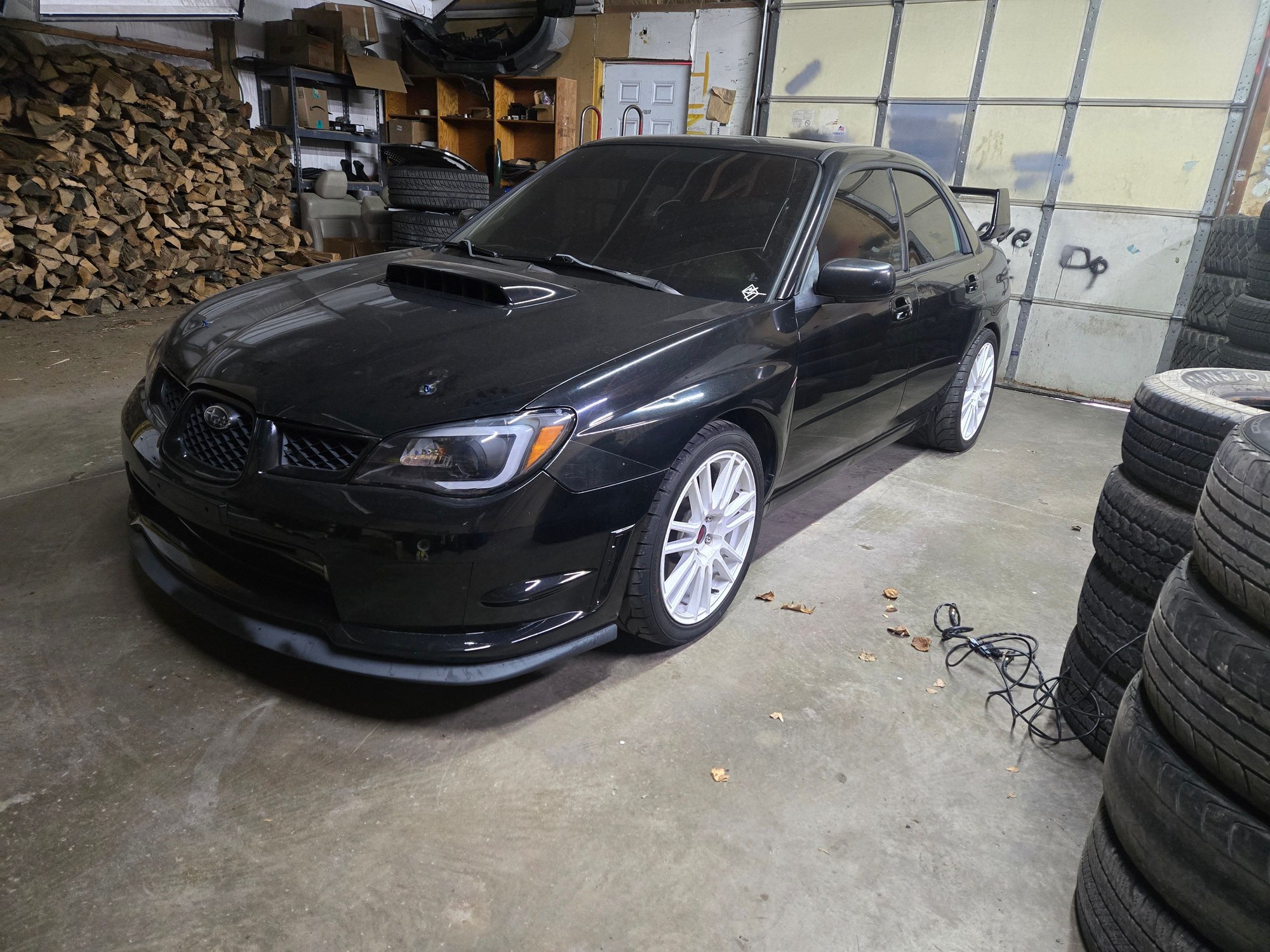 Its unassuming all closed up. Probably gonna be a bit louder with the full 4in exhaust vs the 3 on it now