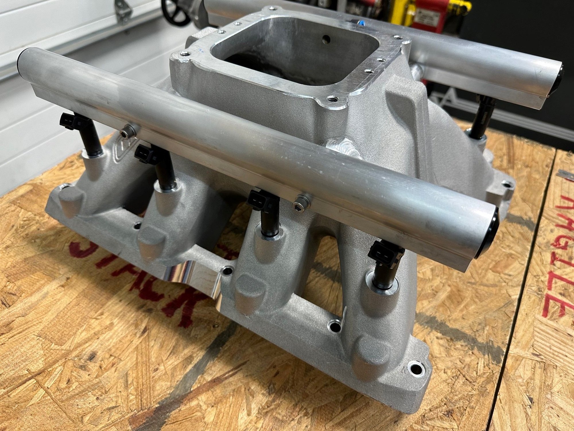 Engine - Intake/Fuel - CID 4.5 LS7 4500 top EFI High Mount Injector - Used - 0  All Models - St. Louis, MO 63129, United States