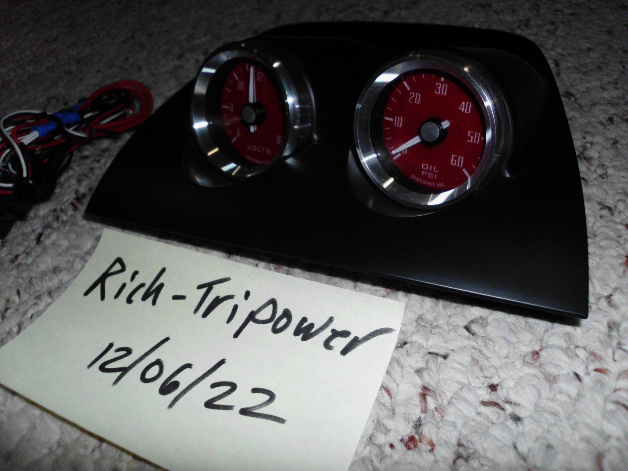 20042006 GTO dashtop gauge pod and Speedhut oil pressure and volt