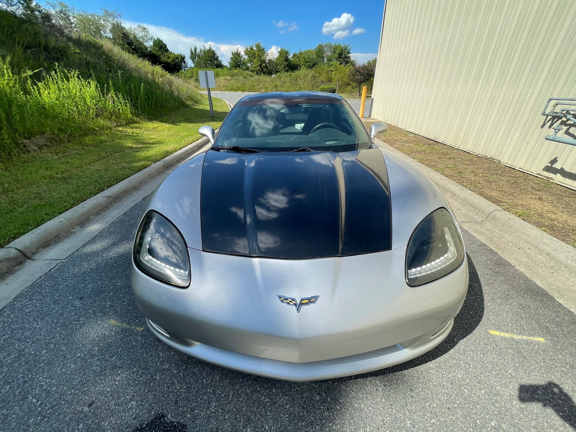2006 Chevrolet Corvette - 2006 Chevrolet Corvette, needs work - Used - VIN 1G1YY26U065115493 - 124,993 Miles - 8 cyl - 2WD - Automatic - Coupe - Silver - Concord, NC 28027, United States