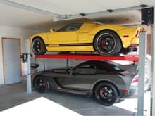 Ford GT on top, bottom new Viper - special edition, one of the last 6 made