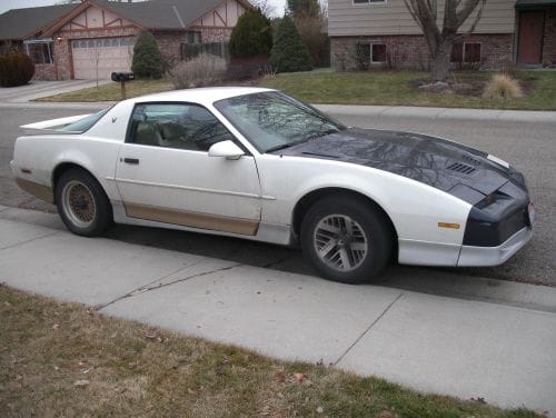 notice how the fender doesn't match the rest of the car.... haha cuz that one's off an '88 firebird