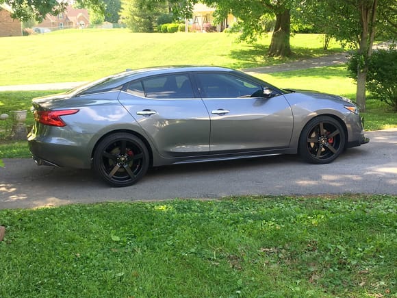 17’ SV 
20% tint 
20” JNC black wheels 245/45/20
Muffle delete straight pipe w/ stock tips n resornator 
Ikon sports front splitter 
Chrome side mirror trim markers 
Candy apple red metallic painted calipers w matching SV badge. Pending white Nissan decal for calipers
LED 6k reverse,license,trunk,door markers, feet lighting, fog lights
55w HID opt7 6k kit with wiring harness low beams 
LED high beams 
Black wood grain vinyl wrap interior trim/dash

https://youtu.be/LPSiaDSSCG