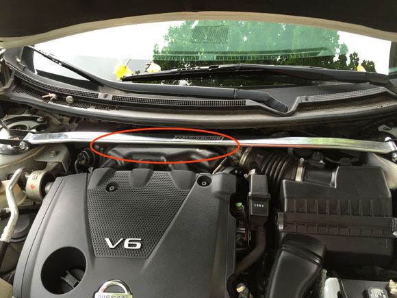 Racingling STB touching engine