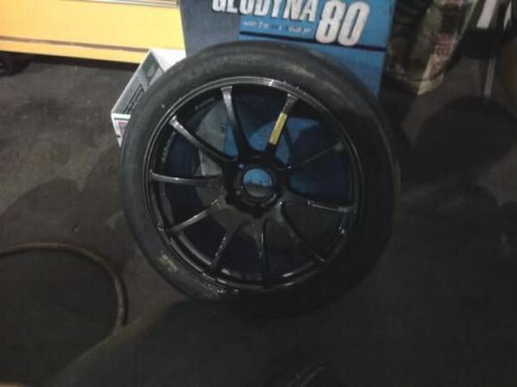 18x9" Advan Racing wheels with V710 slicks