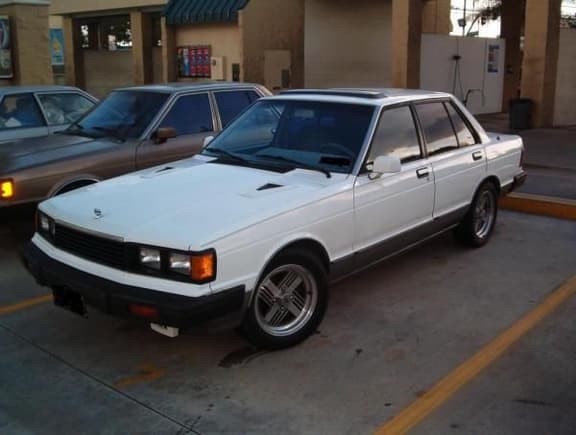 thank you CLAZAR for letting me use your photo!!!

1981 NISSAN MAXIMA TURBO