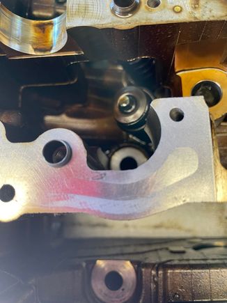 This is the old (non-rebuildable) cylinder head. 