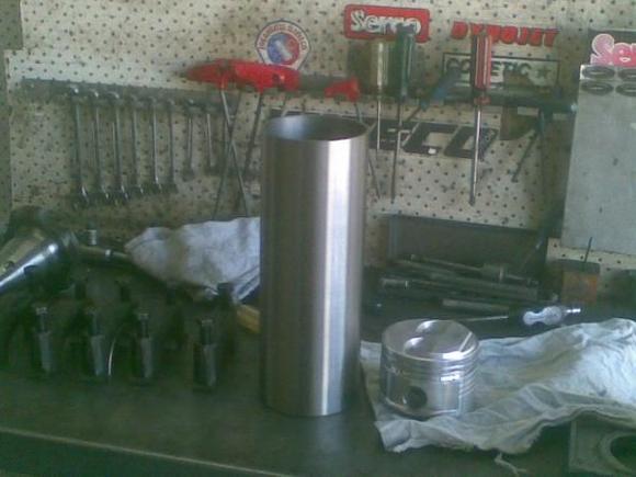 265 porting photos 019
new sleeve &amp; piston for my baby