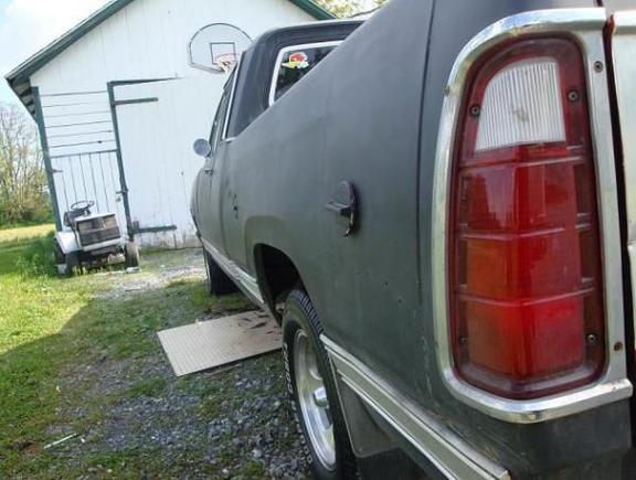 1976 Dodge D-100 Adventurer