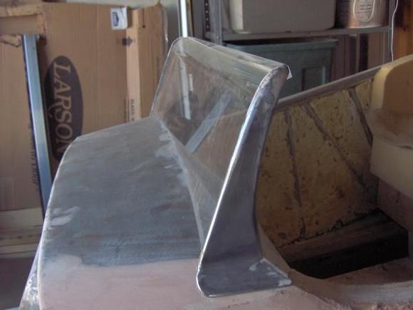 curved windshield supports