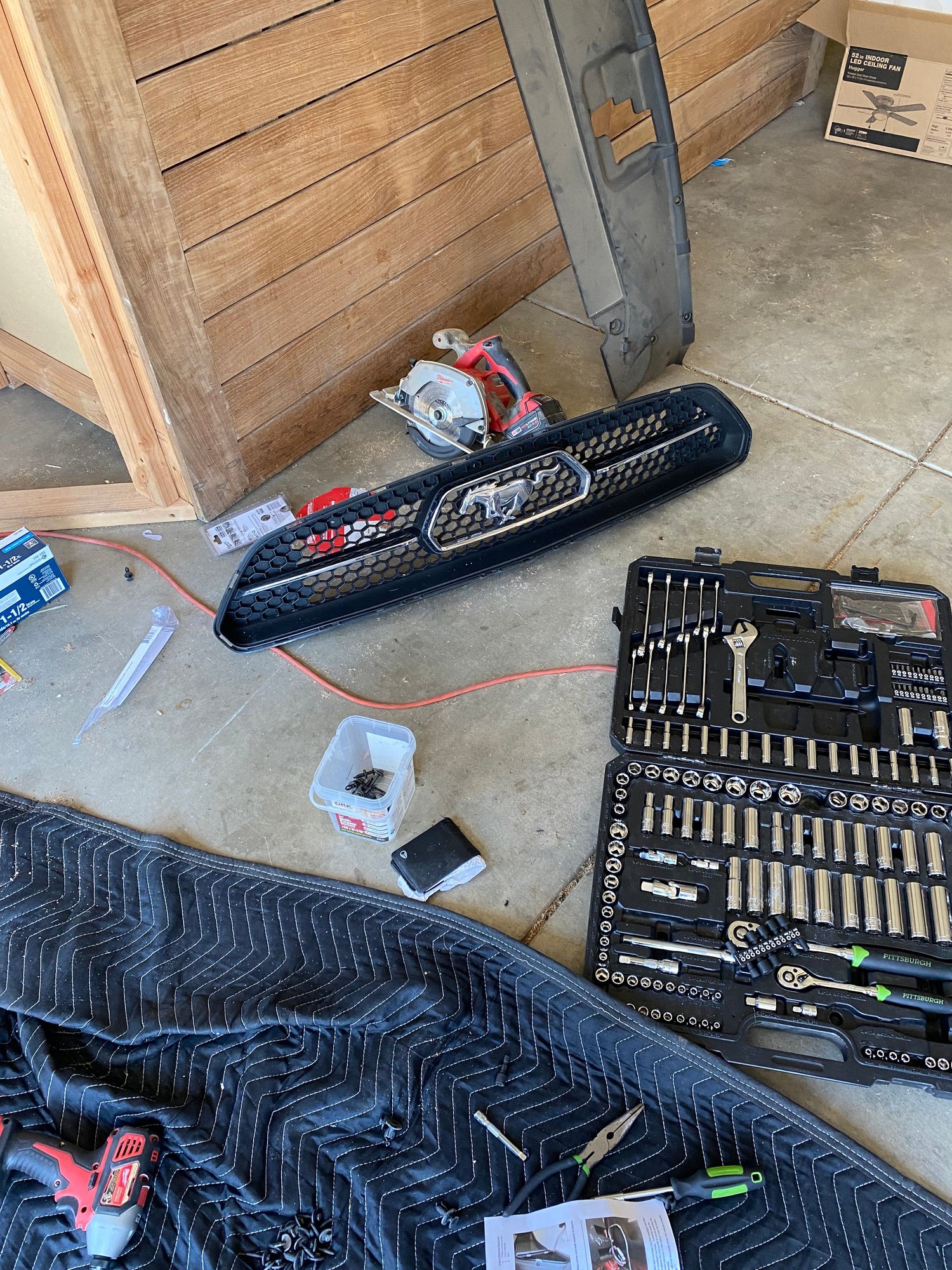 Exterior Body Parts - 2015-17 50th anniversary grille - Used - 2015 to 2017 Ford Mustang - Turlock, CA 95382, United States