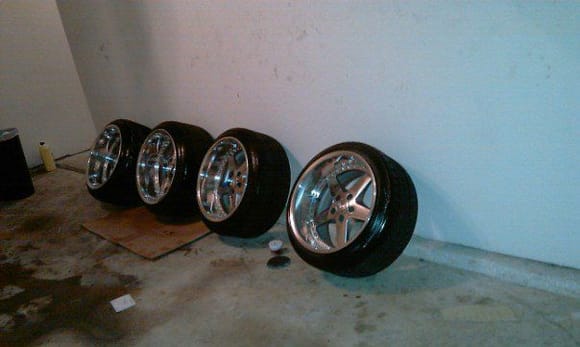 wheels have been refinished and ready to be mounted!