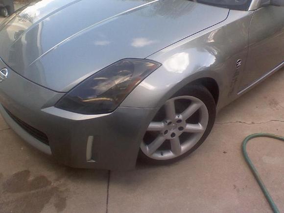 changed the reflectors i think it makes the whole car look better especially for my theme