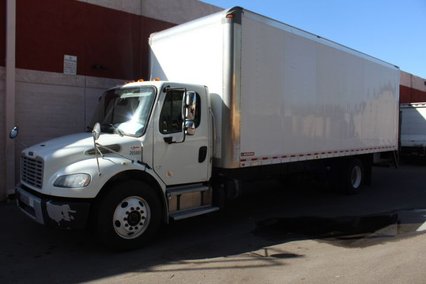 2020 freightliner x12 m2 26 ft box,cummings 84000