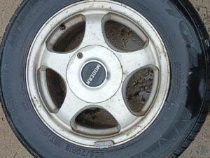 Modern 15 inch 5 Lug Rim Wheels