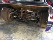 The BMW CSL Le-Mans rear axle fitted to the LT40 Hart Escort. Notice the rare F1 inboard brakes, the F1 uprights. The rear wheels are 14in wide on 13in Minilites.
