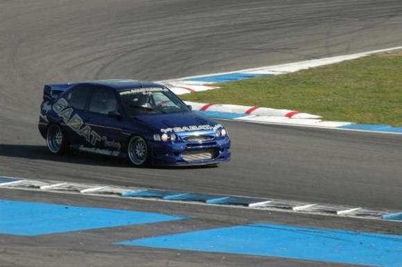 HockenheimRing 19.10.2008 -  TopSpeed at the end of the parabbolica shortly before the 180 degree "Haarnadel-curve" was 297 km/h in the rev-limiter.